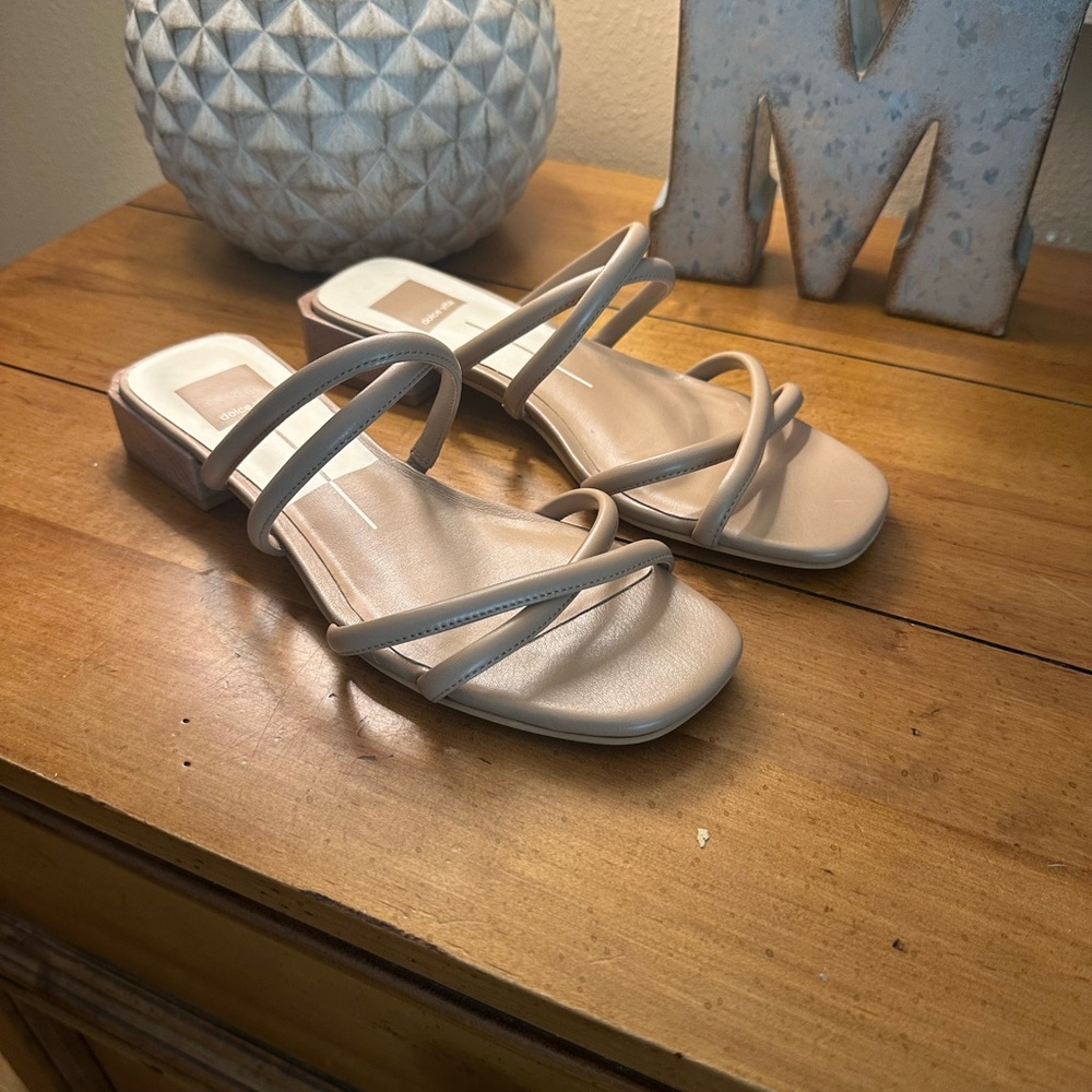 Dolce Vita Hapi-•Chunk Low Heel•Strappy• Square Toe Sandal